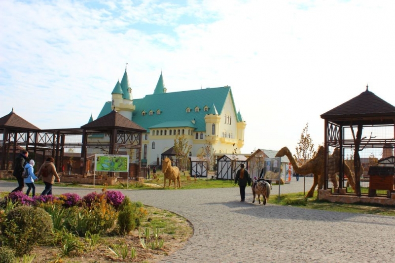 Зоопарк 12 месяцев в Киеве