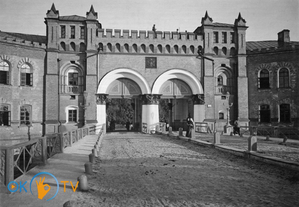 Никольские          ворота          Новой          Киево-Печерской          крепости.          1911          год