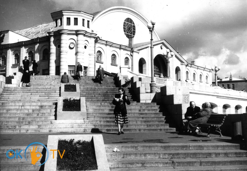 Новый          крытый          рынок          на          улице          Воровского.          1959