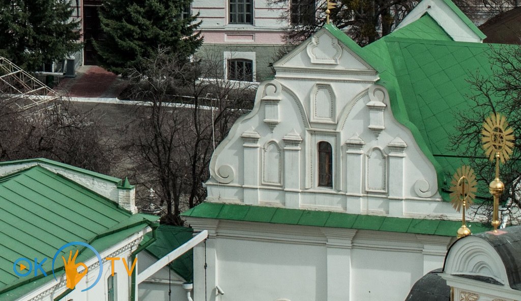Вид          на          Ковнировский          корпус          с          Большой          колокольни          Лавры.          2013          год