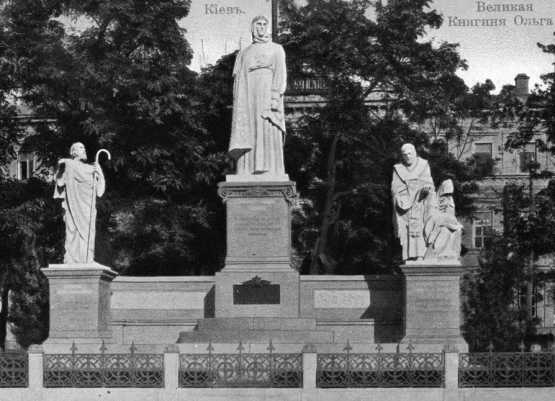 Пам'ятник княгині Ользі – прикраса Михайлівської площі