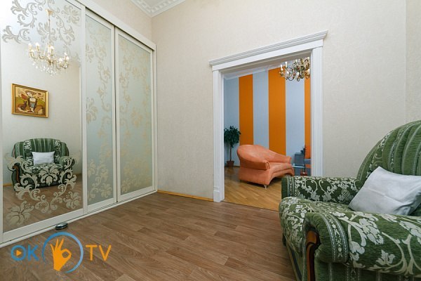 Двухкомнатная квартира посуточно в центре Киеве фото 10