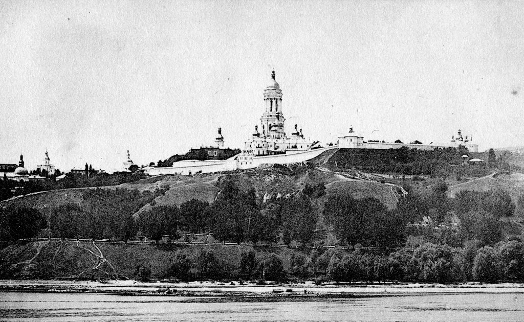 1900-е          годы          Вид          на          Киево-Печерскую          лавру          из-за          Днепра