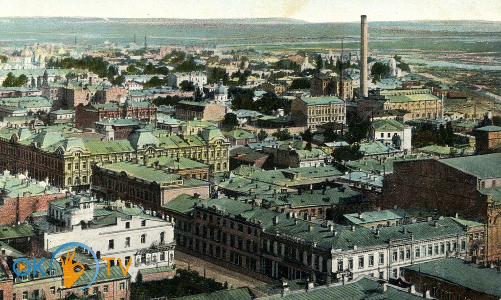 Кутовий          будинок          на          першому          плані          -          готель          «Дніпровський          порт».          Початок          ХХ          століття