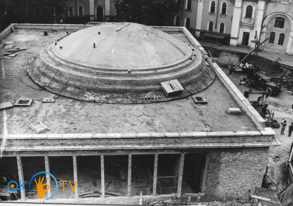 Будівництво          наземного          вестибюлю.          1959          рік