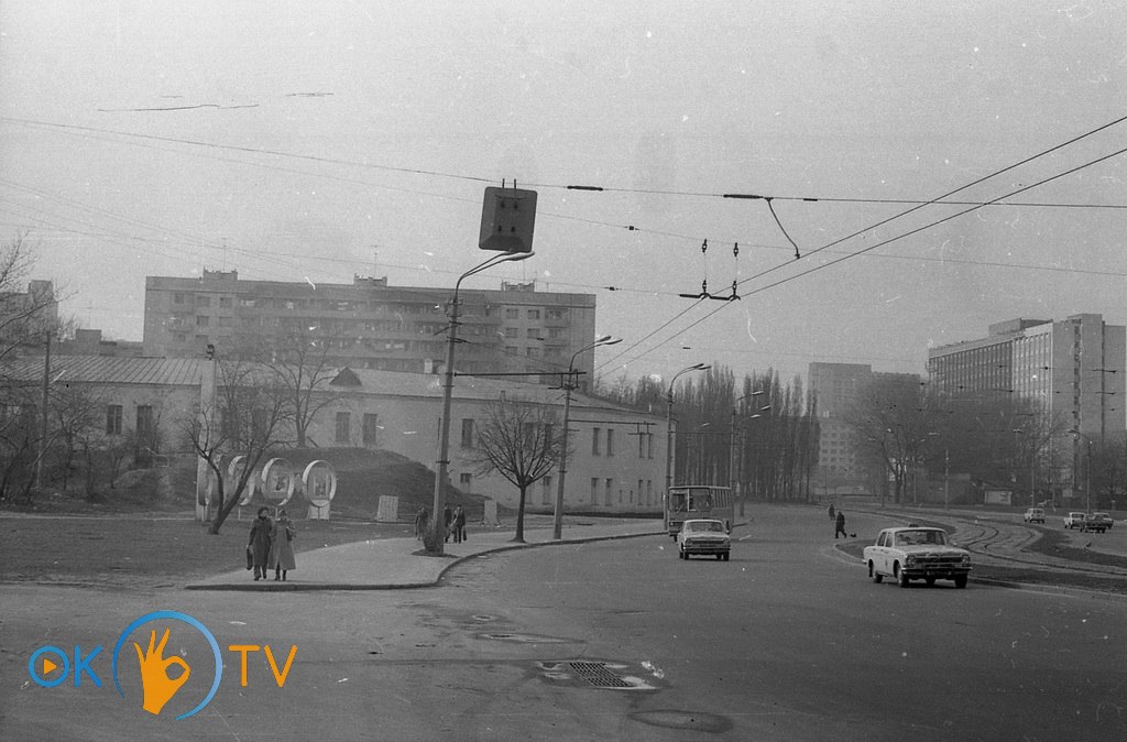 Круглая          башня          на          бульваре          Леси          Украинки,          28          —          остатки          Васильковского          укрепления.          1980          год