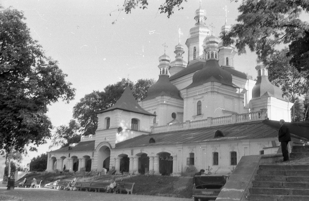 Аркада          и          церковь          Рождества          Богородицы.          1980-е          годы