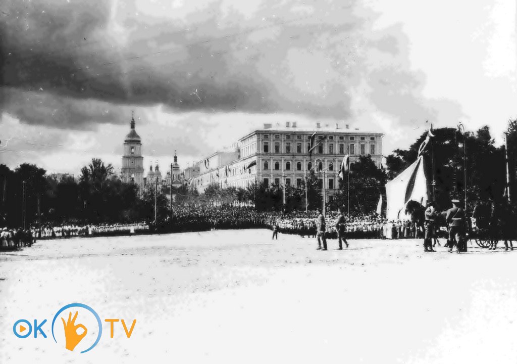 Михайлівська          площа          в          день          відкриття          пам'ятника.          4          вересня          1911          року