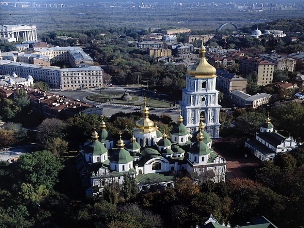 Вид          зверху          на          територію          заповідника          Софія          Київська.          2000-і          роки