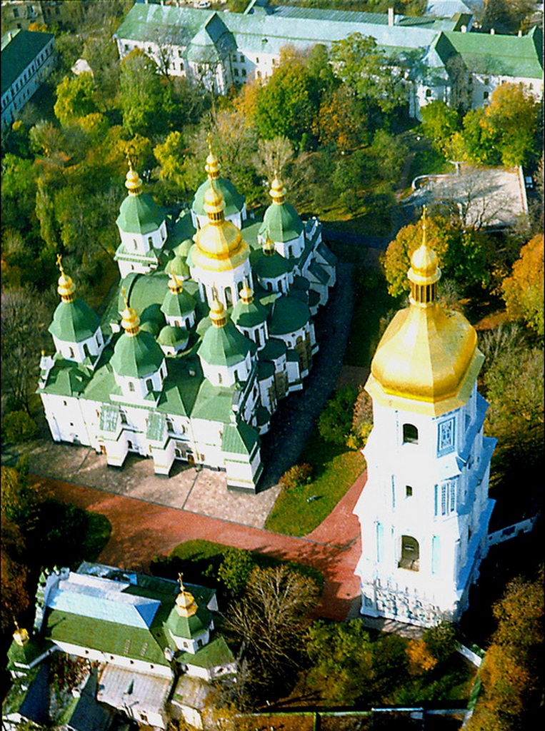 Вид          на          территорию          заповедника          София          Киевская          с          высоты          птичьего          полета