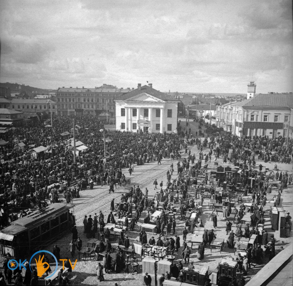 Площа          під          час          проведення          Контрактових          ярмарків.          1910-ті          роки