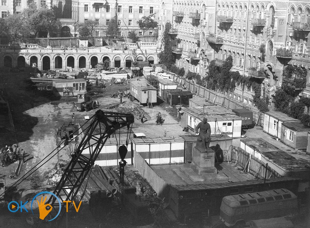 Будівництво          нового          корпусу          театру          з          репетиційними          залами.          1980-ті          роки