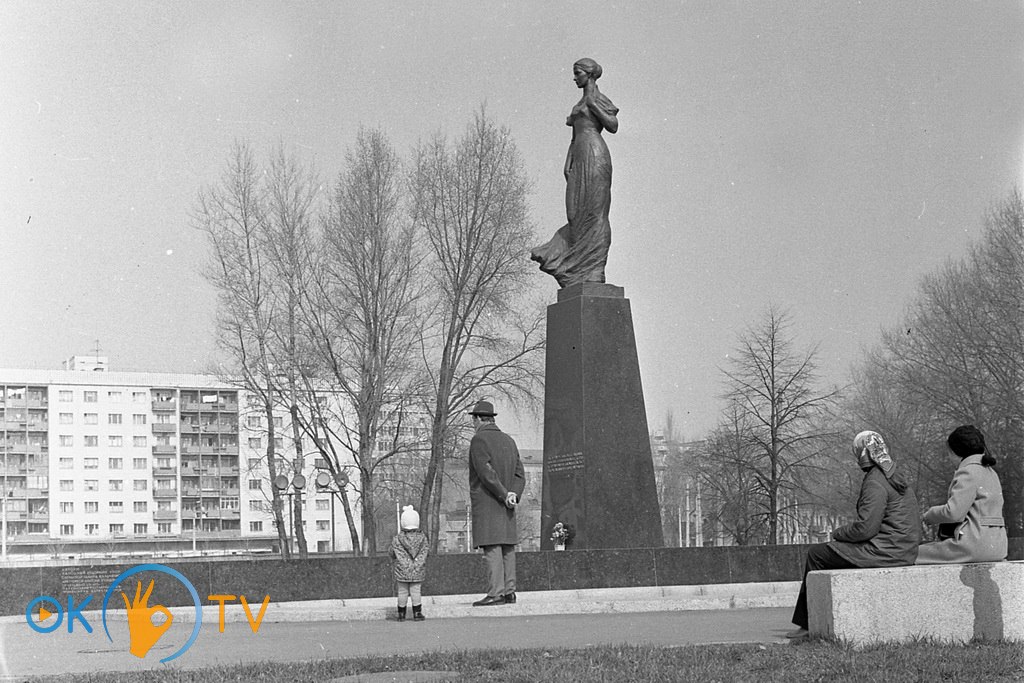 Памятник          Лесе          Украинке.          1974          год