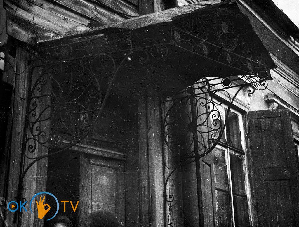 Ґанок          житлового          будинку          №          40          по          Московській          вулиці.          1950-ті          роки