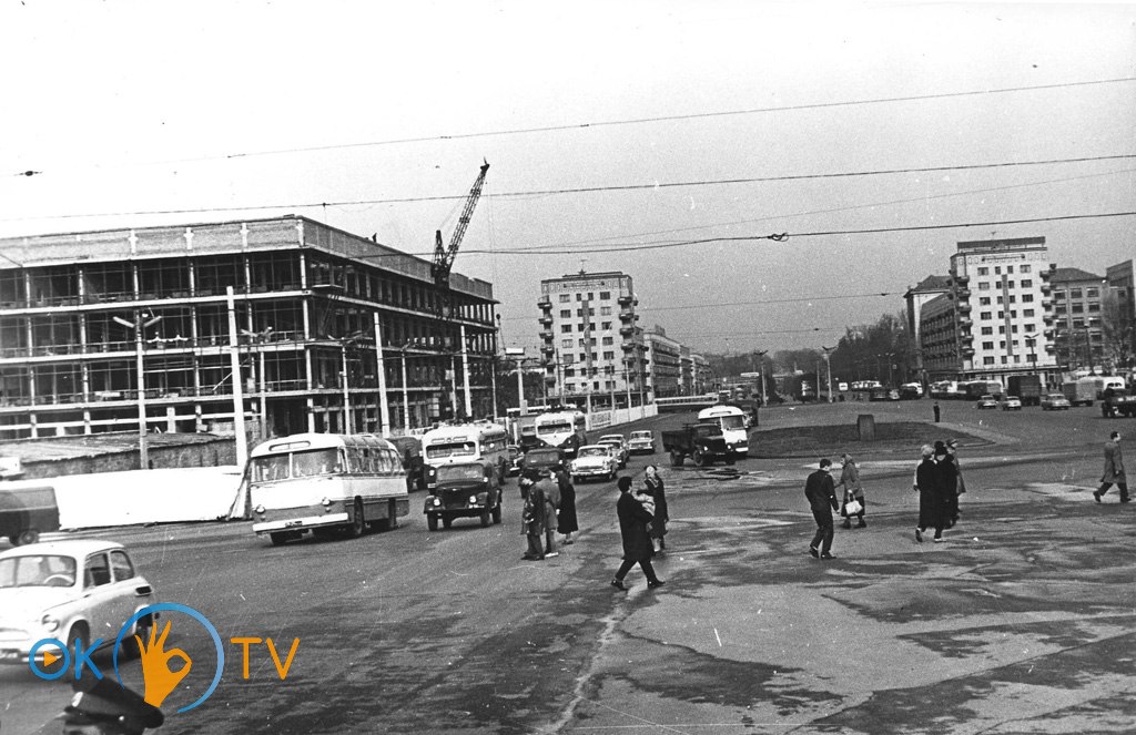 Будівництво          універмагу          Україна.          1965          рік