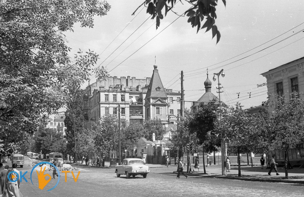 Троицкий          храм          перед          сносом.          Начало1960-х          годов