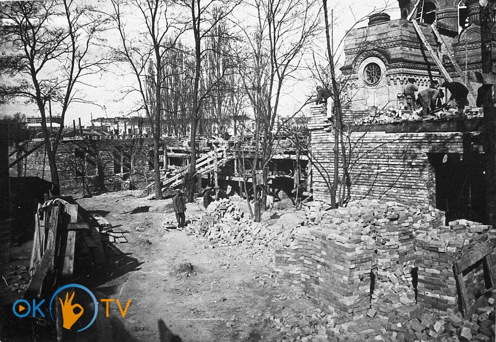 Разрушение          церкви          св.          Марии          Магдалины          и          строительство          школы.          1935          год