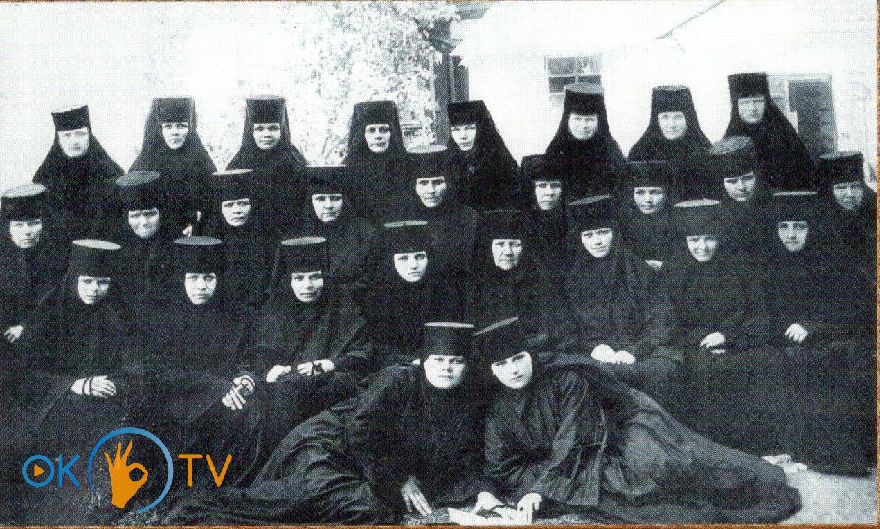 Сестри          Свято-Введенського          монастиря.          Фото          1930-их          рр.