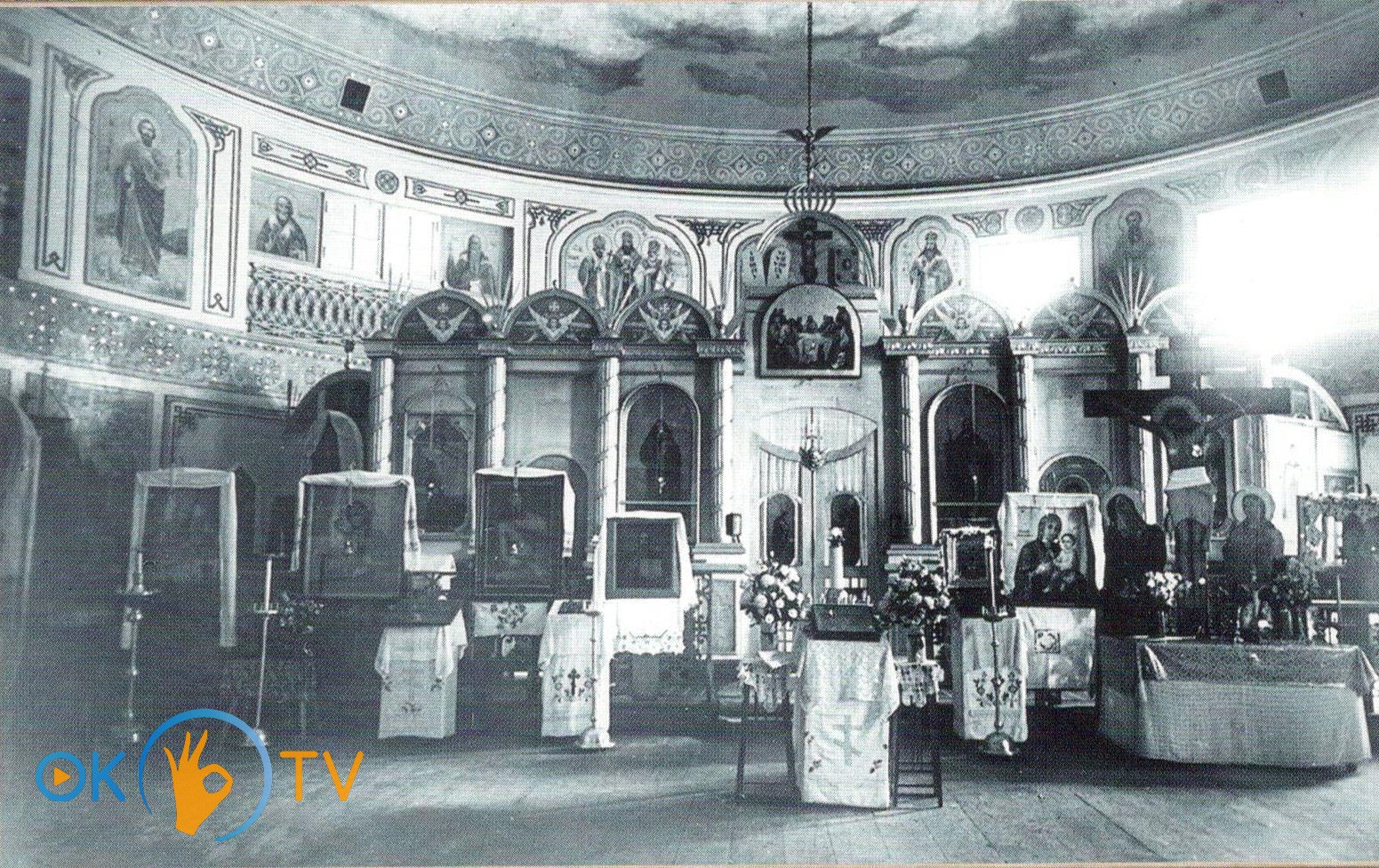 Іконостас          Введенського          храму.          Фото          1950-их          років.