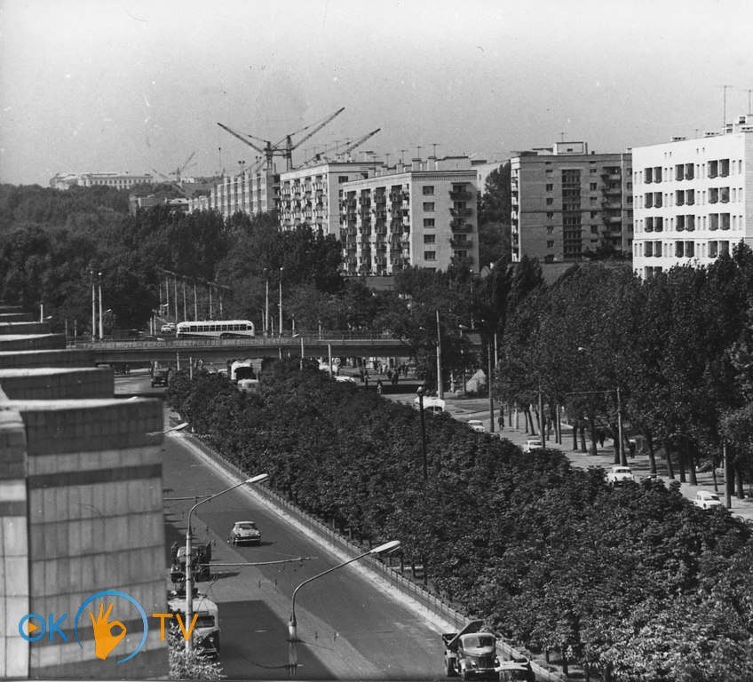 Вид на Повітрофлотський шляхопровід у бік Брест-Литовського шосе. 1966 рік