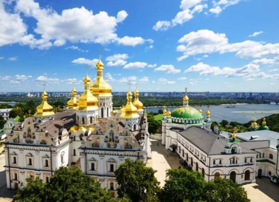 Уникальные архитектурные сооружения, удивительные памятники и другие достопримечательности, которыми может гордиться Киев