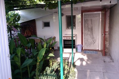 дом посуточно - Бердянск, Центр, ул. Свободы, 28 - фото 2