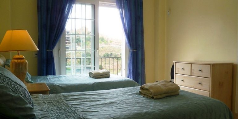Комфортная вилла с 4 спальнями в 2 км от пляжа, Марбелья (Marbella)  фото 16