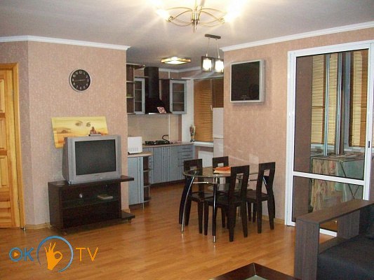 Стильная квартира в Черкассах посуточно фото 6