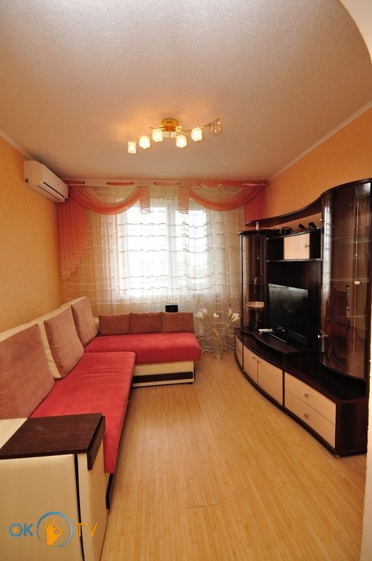 Современная двухкомнатная квартира в Харькове бизнес-класса фото 2