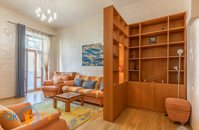 Двухкомнатные апартаменты с оригинальным дизайном в центре Киева фото 1