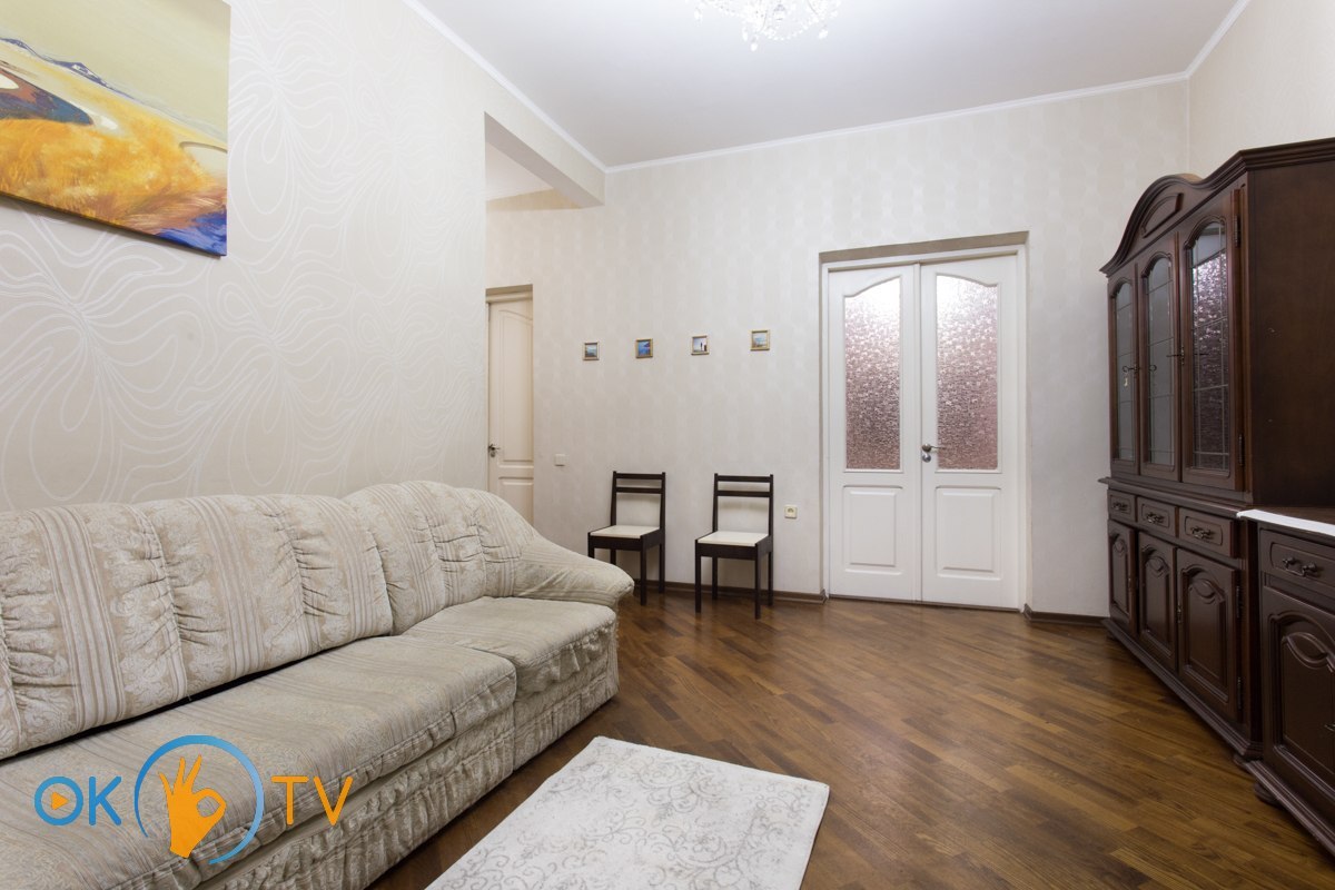 Четырехкомнатная квартира посуточно в центре Харькова фото 3