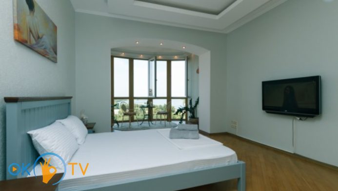 Панорамные апартаменты с джакузи и видом на Днепр фото 2