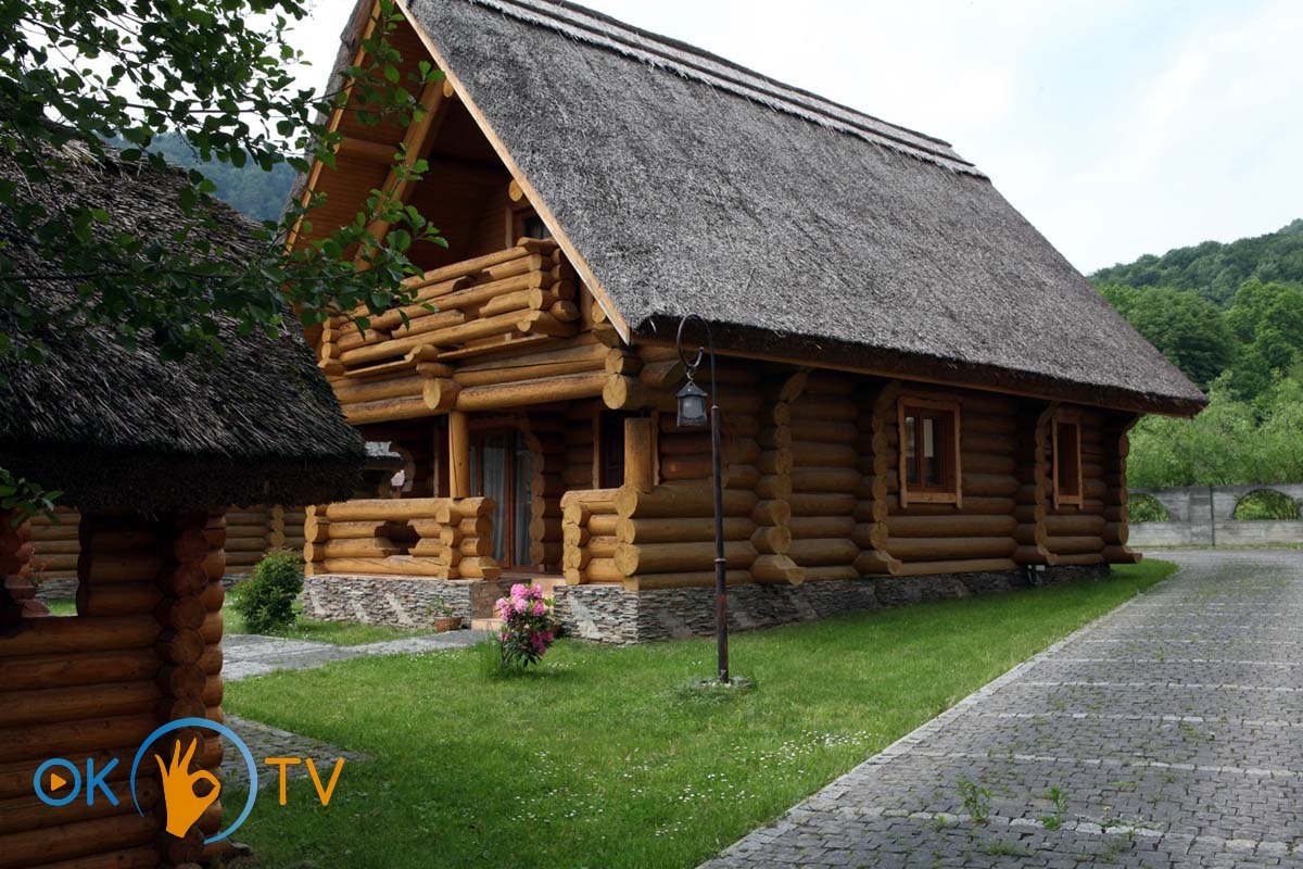 Гуцульский домик из бруса фото 2