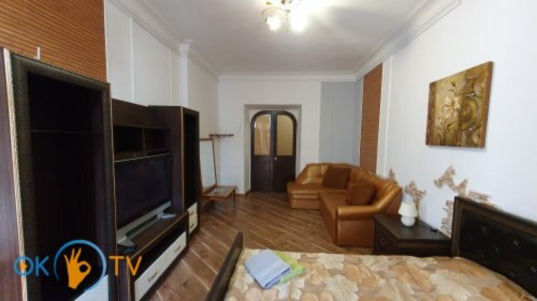 Четырехкомнатная квартира посуточно в центре Киева фото 7