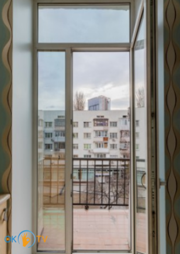 Однокомнатная квартира посуточно в Киеве с прекрасным видом на площадь фото 7