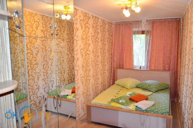 квартира посуточно - Херсон, Суворовский район, ул. Небесной Сотни, 7
