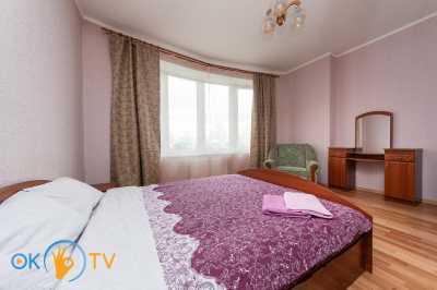 квартира                            посуточно - Киев, Дарницкий район, ул. Днепровская Набережная, 26