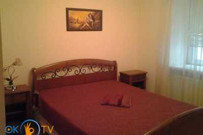 квартира                            посуточно - Одесса, Приморский район, ул. Дерибасовская, 19