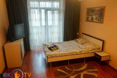 квартира                            посуточно - Запорожье, Вознесеновский район, ул. Независимой Украины, 76