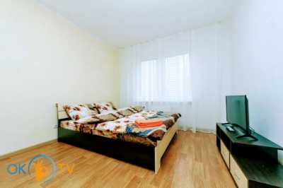 квартира                            посуточно - Киев, Дарницкий район, ул. Софьи Русовой, 5Б