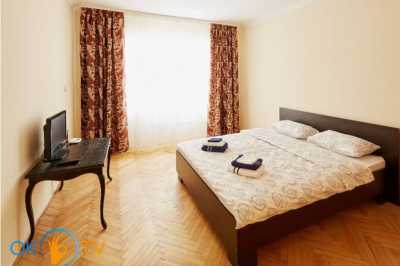 квартира                            посуточно - Львов, Галицкий район, ул. Братьев Рогатинцев,  15