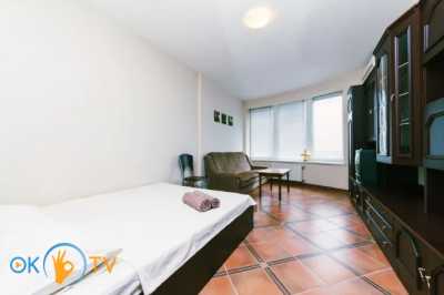 квартира                            посуточно - Киев, Дарницкий район, ул. Днепровская Набережная, 26