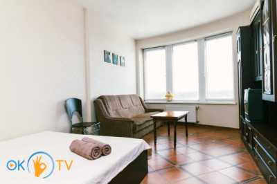 квартира посуточно - Киев, Дарницкий район, ул. Днепровская Набережная, 26 - фото 1