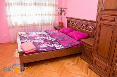 квартира                            посуточно - Ужгород, Центр, ул. Юлии Жемайте, 16