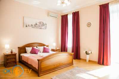 квартира                            подобово - Київ, Шевченківський район, вул. Хрещатик, 15