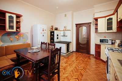 квартира посуточно - Ивано-Франковск, ул. Гординского, 1 - фото 11