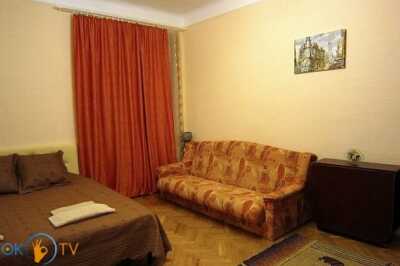 квартира посуточно - Черновцы, Центр, ул. Кохановского, 6 - фото 1