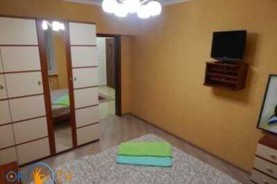 квартира посуточно - Луцк, Центр, ул. Кравчука, 11 Б - фото 1