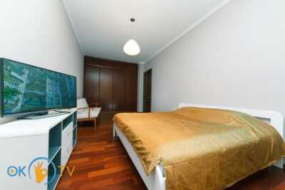 квартира                            подобово - Київ, Шевченківський район, вул. Хрещатик, 23