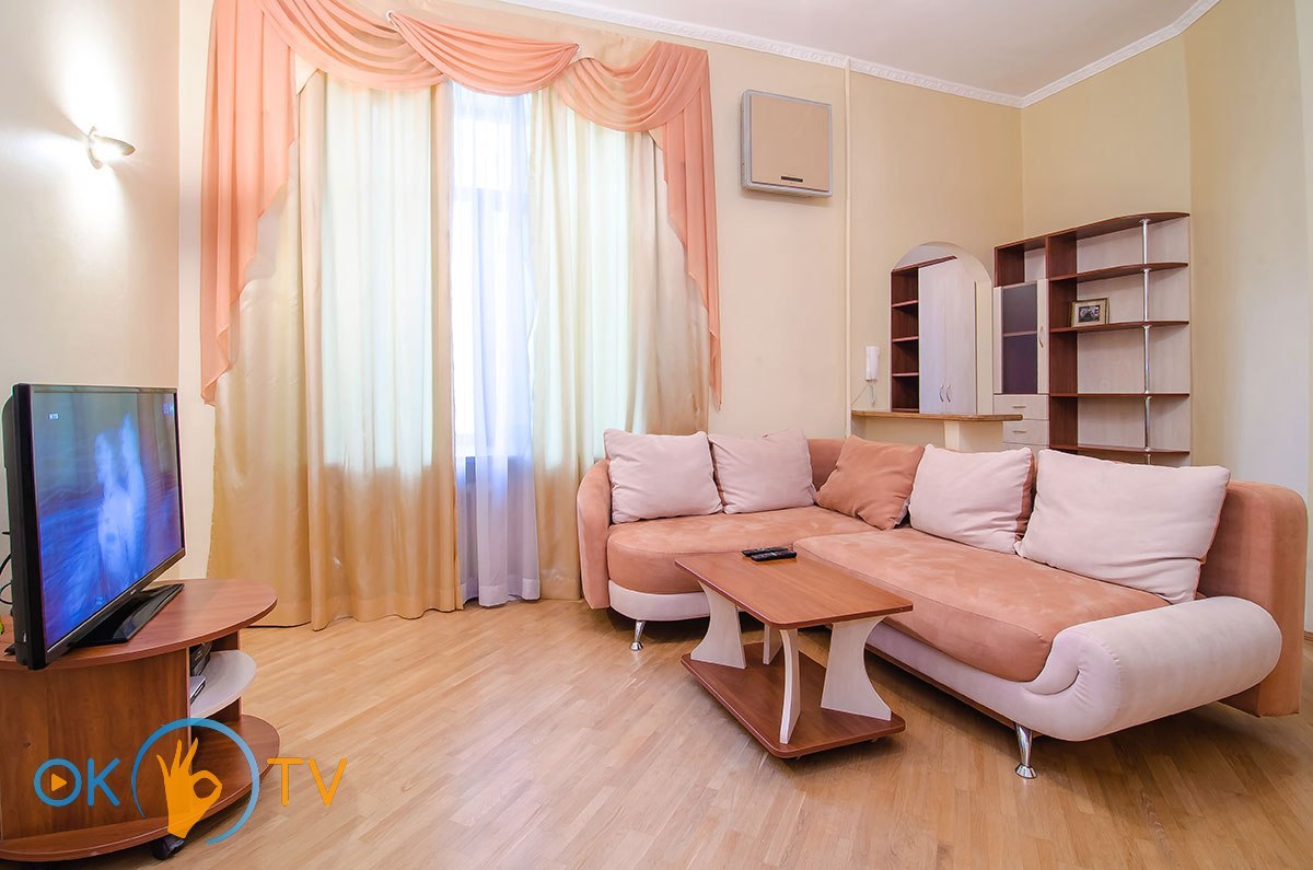 Двухкомнатная квартира посуточно в центре Киева фото 3
